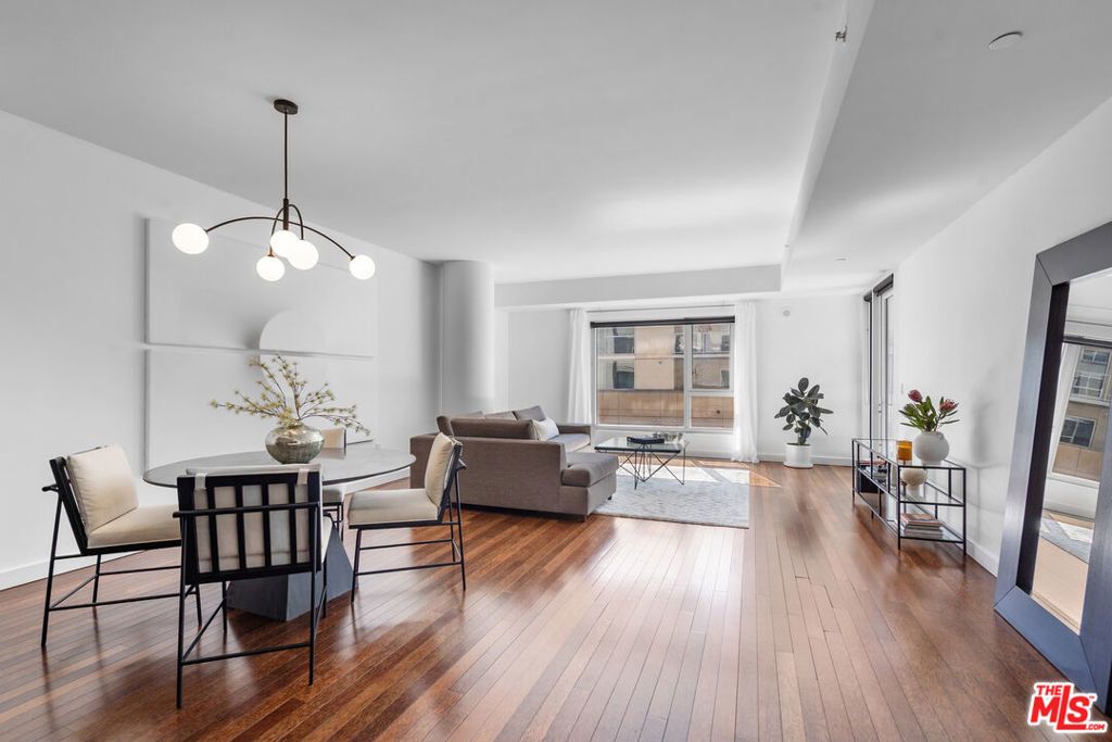 Photo of 6250 Hollywood Boulevard #7K, Los Angeles, CA 90028 (MLS # 25610051)