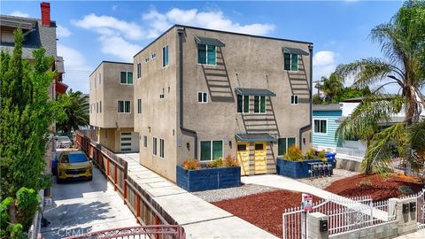 Photo of 3019 S Raymond Avenue #1/2, Los Angeles, CA 90007 (MLS # OC26114337)