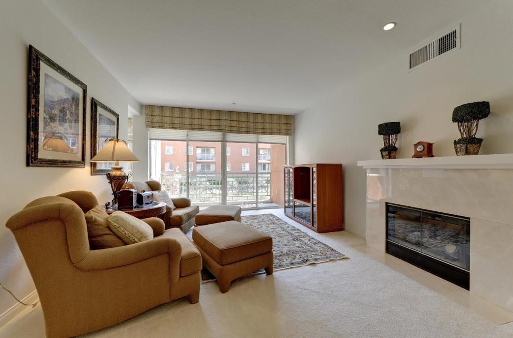 130 E San Fernando Street 407