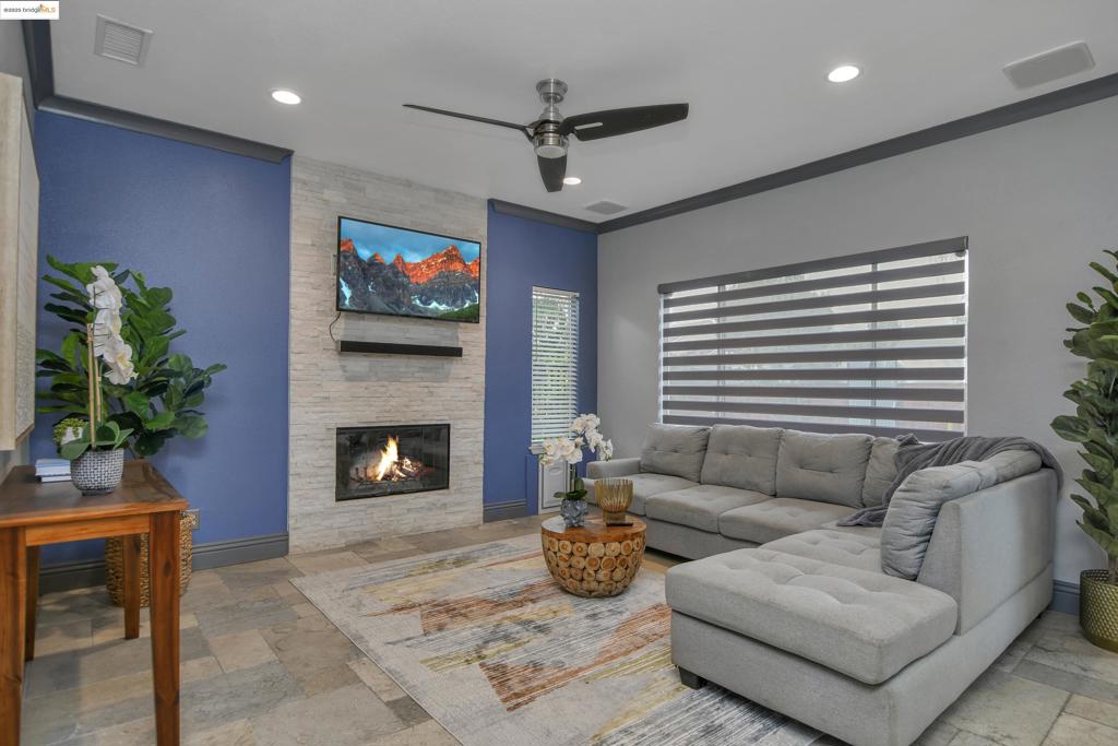 ROSE GARDEN - Residential