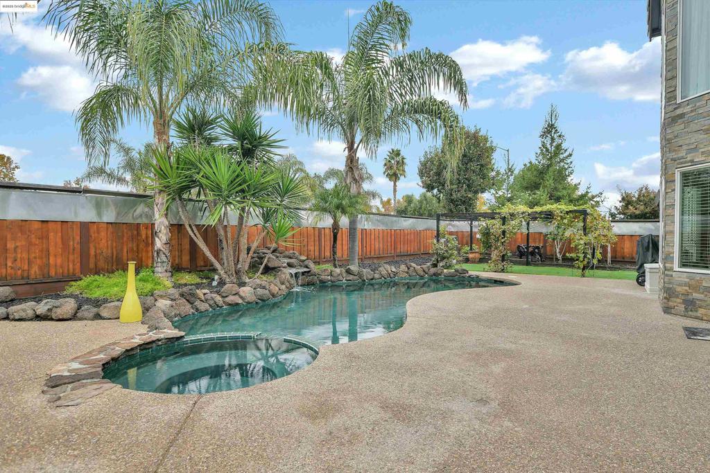 ROSE GARDEN - Residential