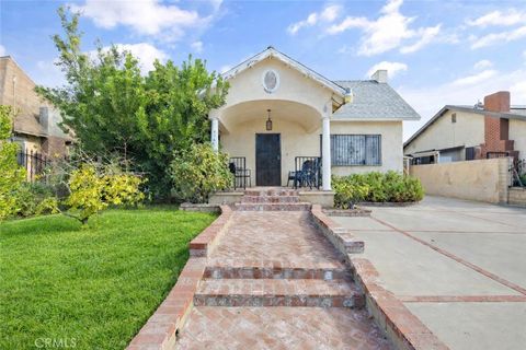 Photo of 816 N Kenmore Avenue, Los Angeles, CA 90029 (MLS # PW26073562)