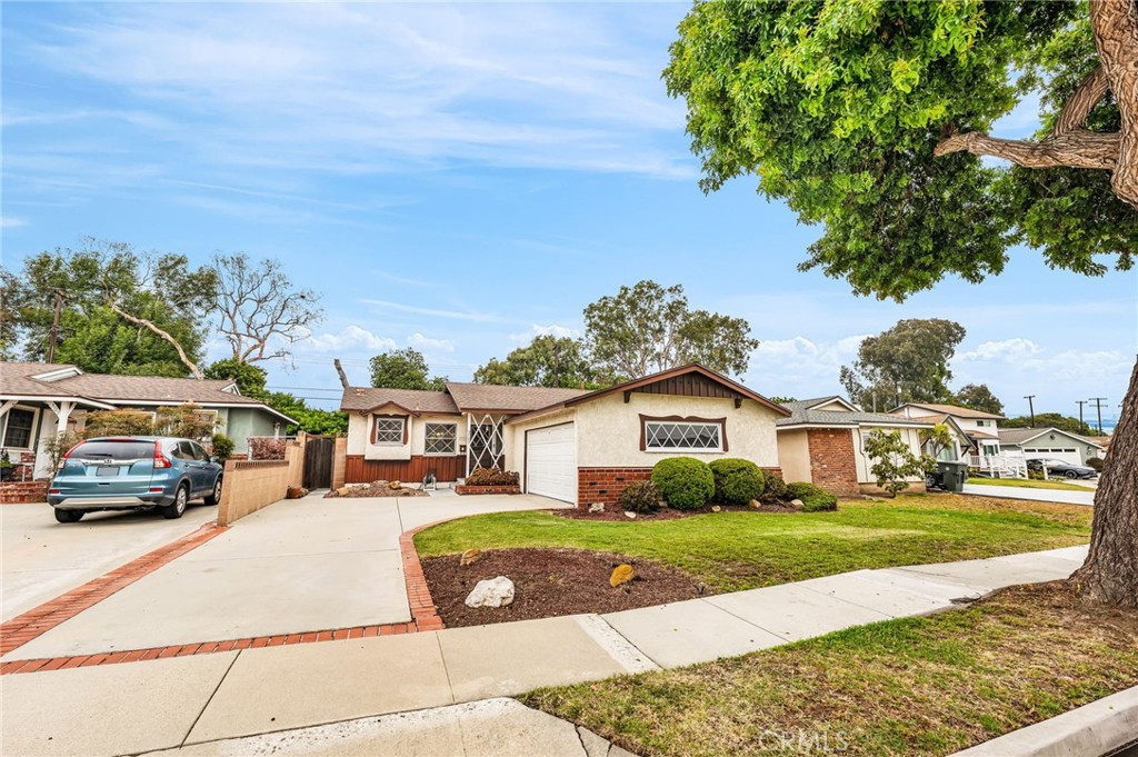 3723 Sandgate Drive