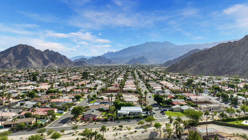 La Quinta Cove - Land