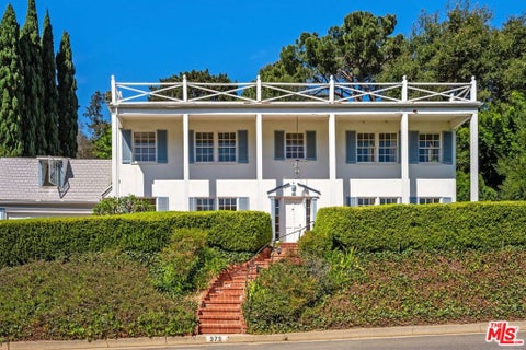 Photo of 979 Casiano Road, Los Angeles, CA 90049 (MLS # 26942693)
