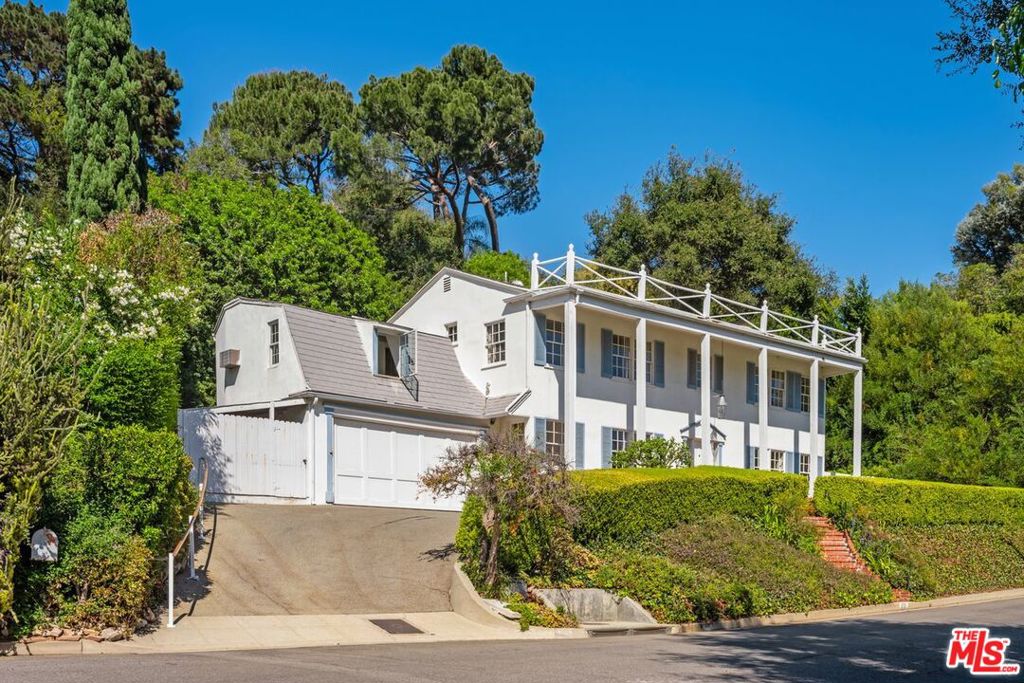 979 Casiano Road