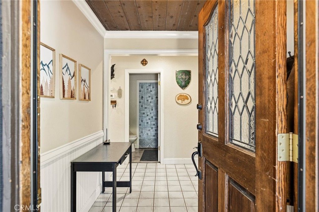 Photo of 26211 Spyglass Dr, Lake Arrowhead, CA 92352 (MLS # SW26078665)