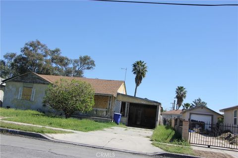Photo of 9813 Oleander Ave, Fontana, CA 92335 (MLS # CV26044495)
