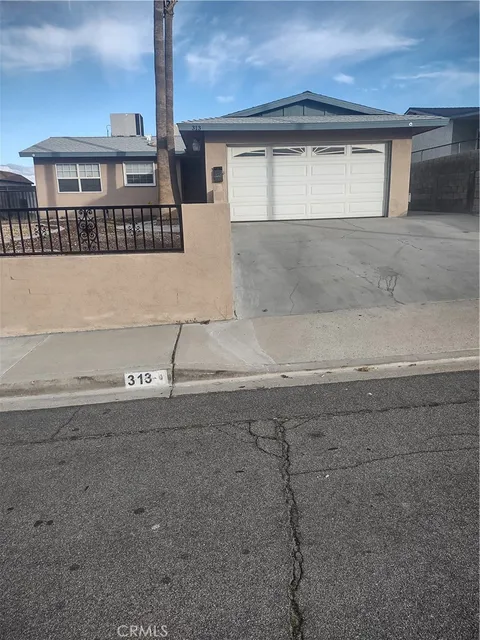 313 Muir Avenue, Barstow, CA 92311 - MLS#: HD25262550