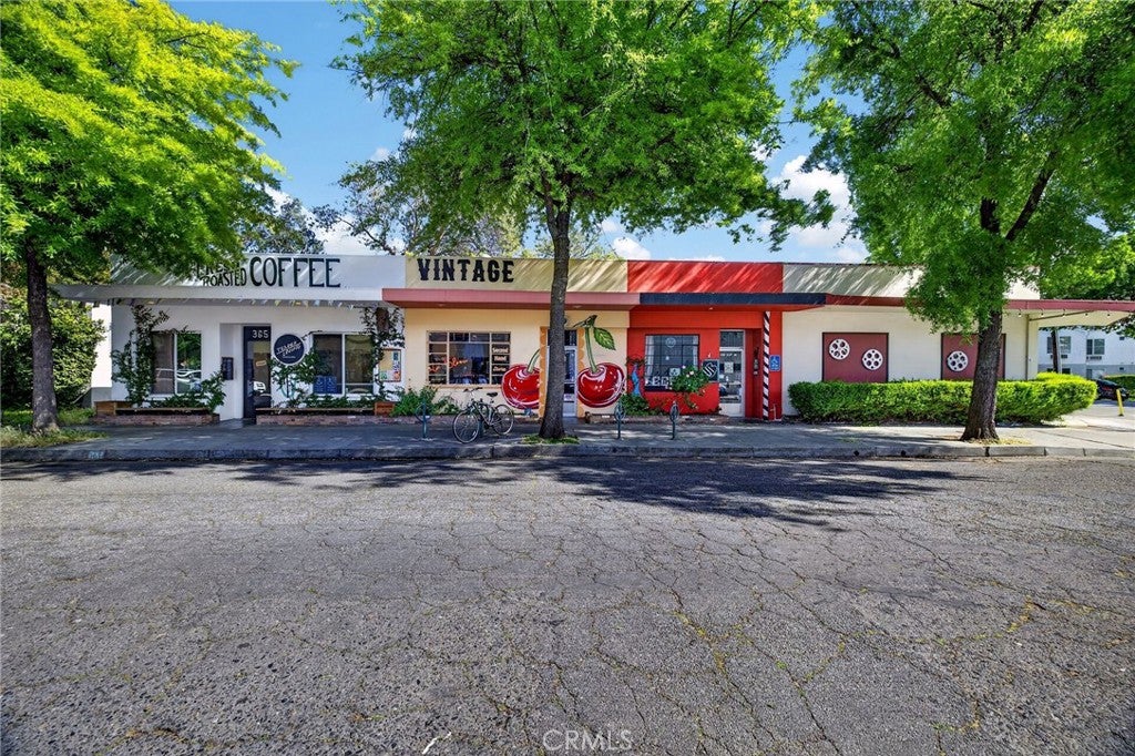 351 E 6th Street