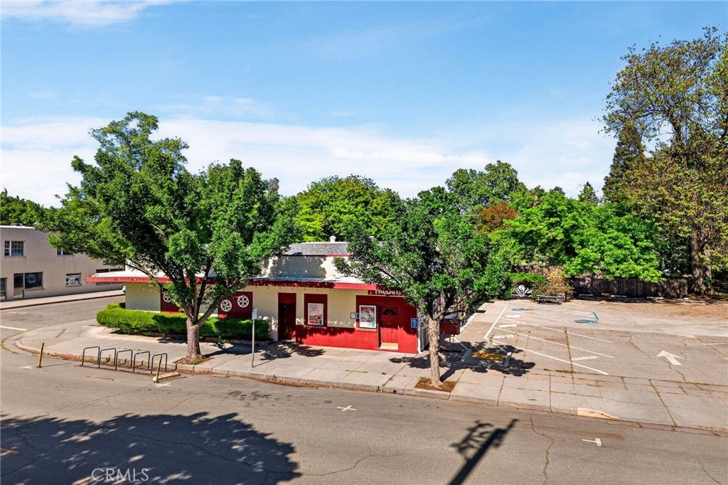 351 E 6th Street