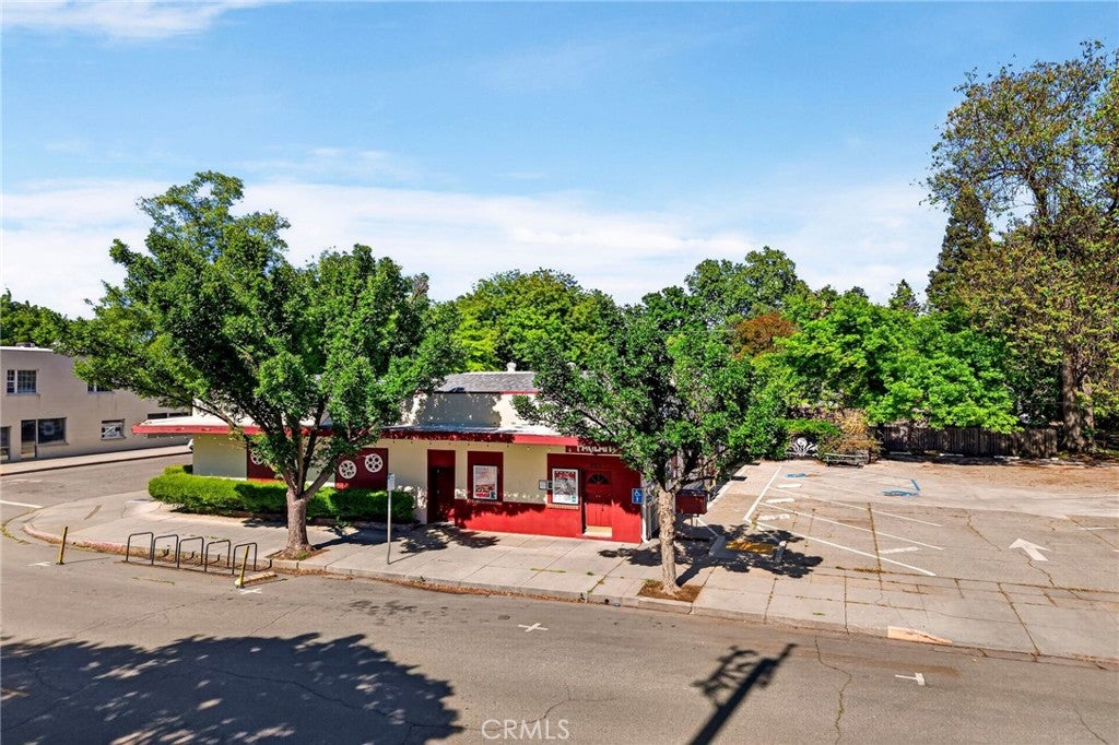 351 E 6th Street