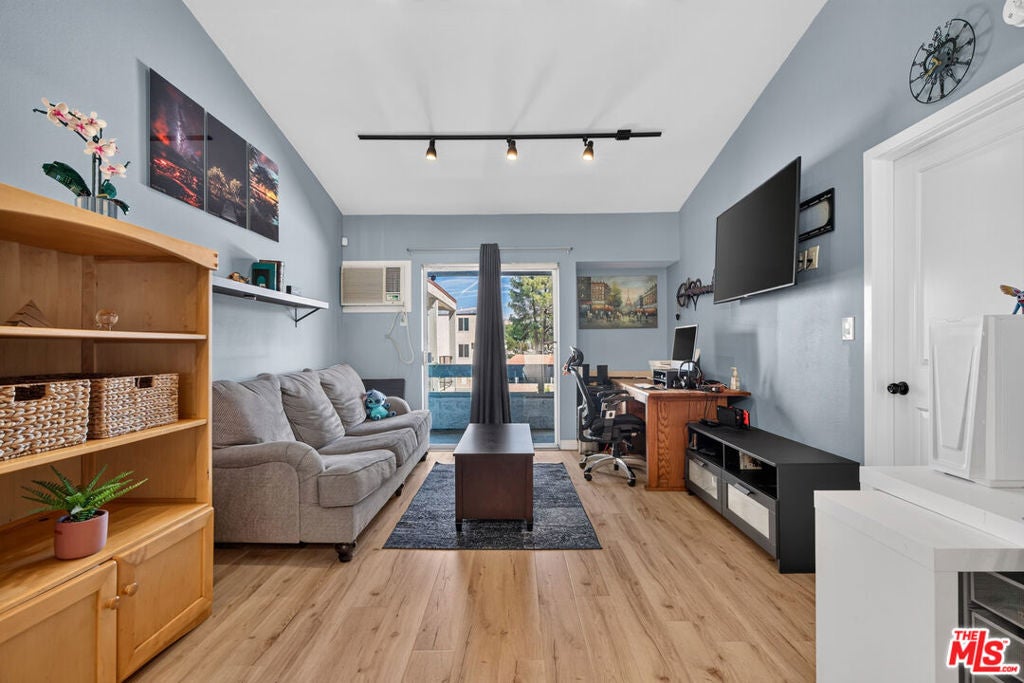 21801 Roscoe Boulevard 205