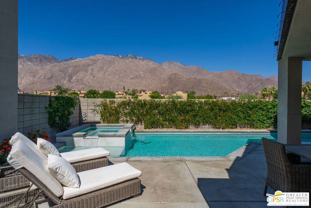 Photo of 217 Vista Terrace, Palm Springs, CA 92262 (MLS # 25602439PS)