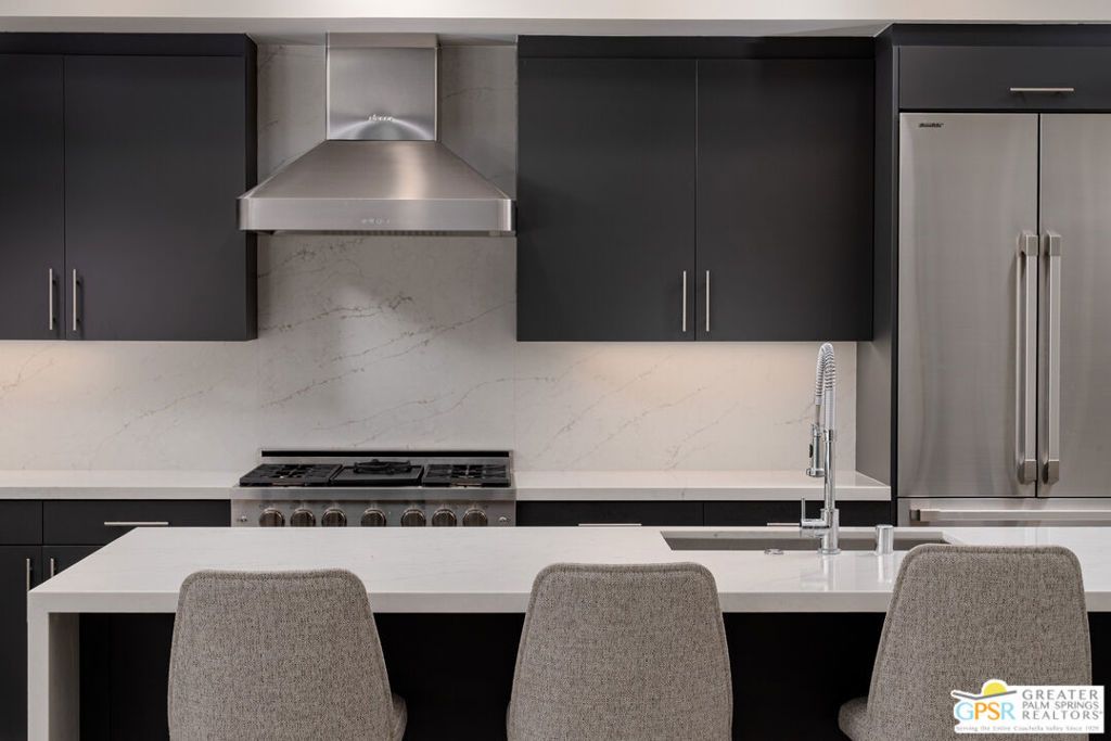 Photo of 217 Vista Terrace, Palm Springs, CA 92262 (MLS # 25602439PS)