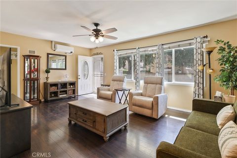 1305 1/2 Santo Domingo Duarte CA 91010