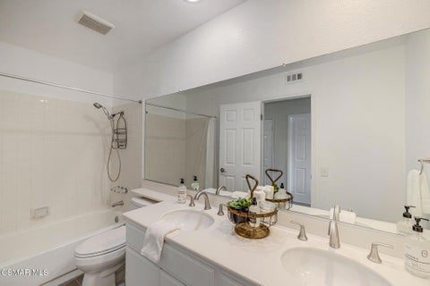 Tiny photo for 12154 Cherry Grove Street, Moorpark, CA 93021 (MLS # 226003870)