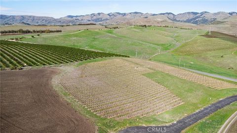 Photo of 7114 Orcutt Road, San Luis Obispo, CA 93401 (MLS # SC25279324)