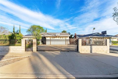 9087 Rosecrest Fontana CA 92335