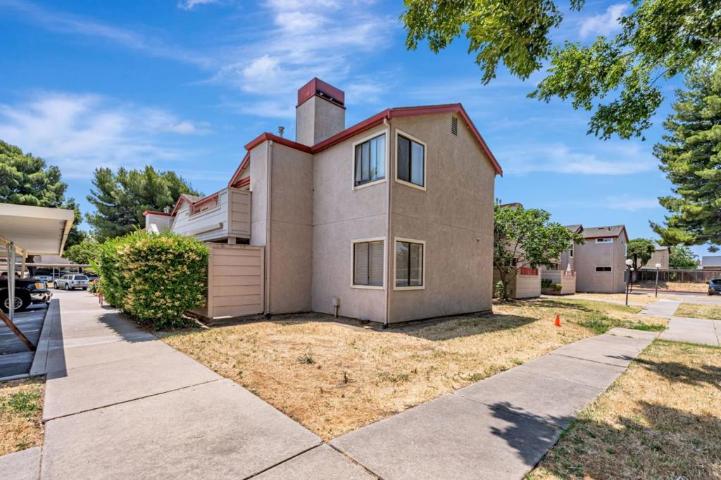 8 Lancaster Circle 130
