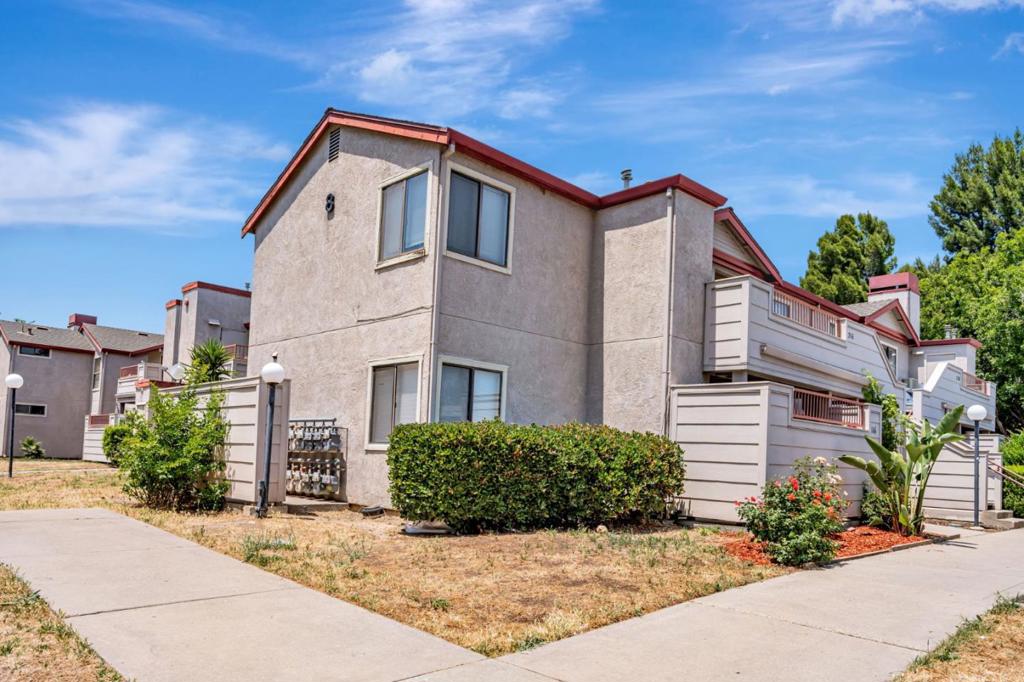 8 Lancaster Circle 130