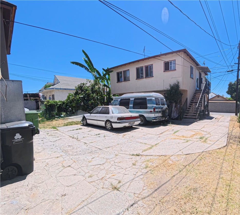 2245 N Griffin