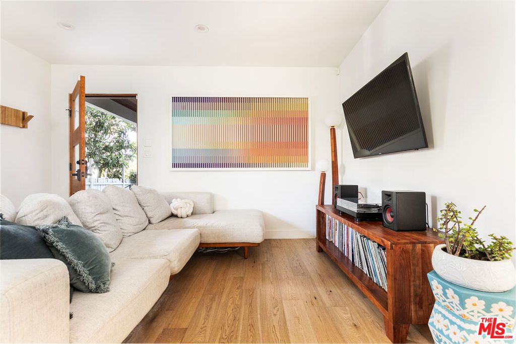 Photo of 331 Brooks Avenue #2, Venice, CA 90291 (MLS # 25580877)