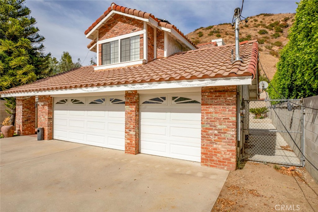 9653 La Tuna Canyon Road