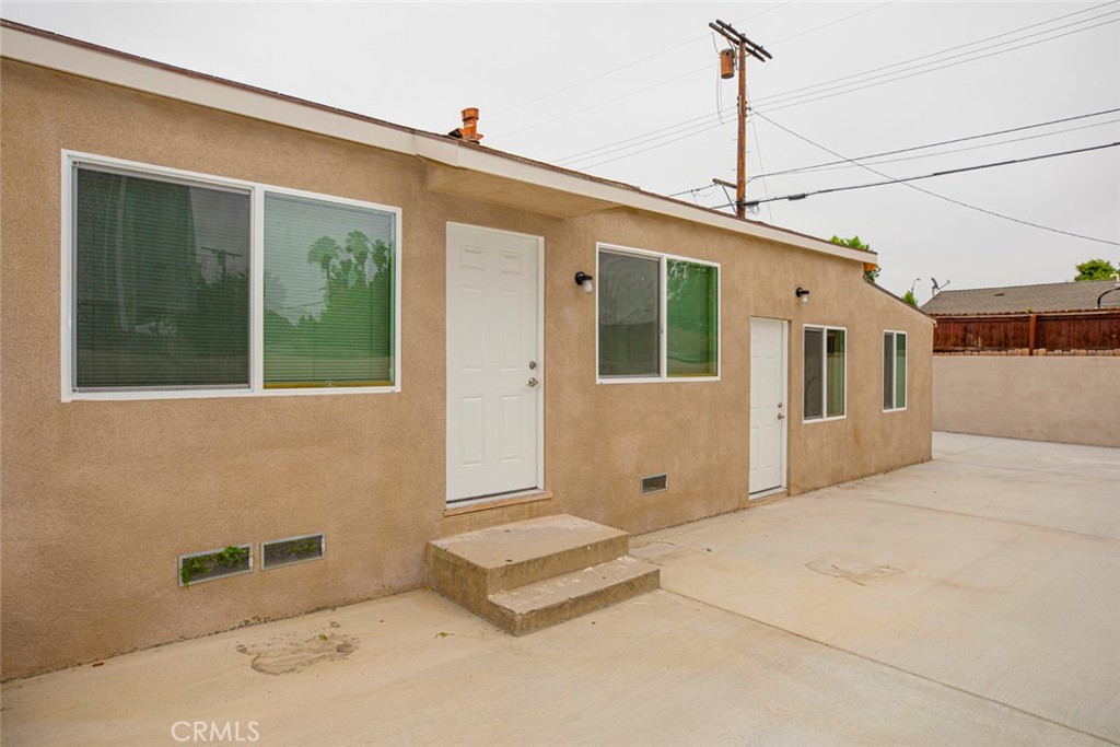 Enjoy this cozy fully updated studio, located in the heart of North Hollywood! Located in a gated complex, freshly painted with laminate flooring and tons of natural light! This unit comes with a large walk in closet! Modern Bathroom and kitchen newly updated and ready for you! New wall unit AC and new dual panel windows. Pet friendly, bring your own fridge. One parking right next to the unit, cold water paid by landlord and community coin laundry, you truly have it all!