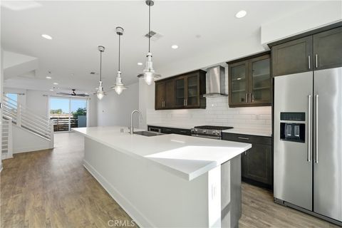 Photo of 669 W 17th St, Costa Mesa, CA 92405 (MLS # NP26034021)