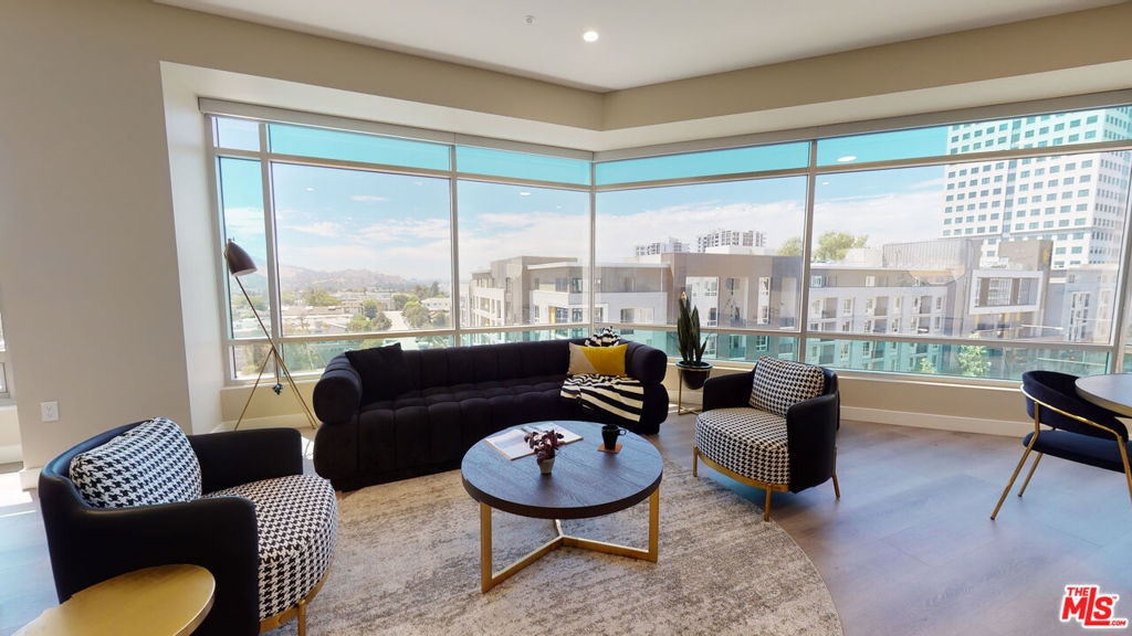 Properties 1 520 N Central Avenue 0-403