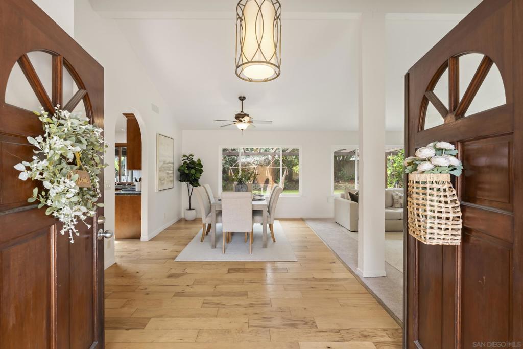 489 La Costa Ave