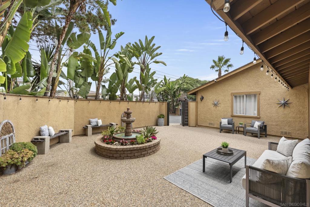 489 La Costa Ave