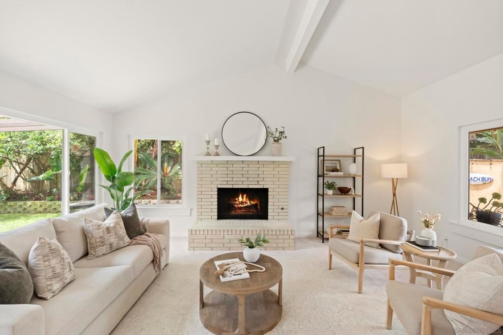 489 La Costa Ave AVE