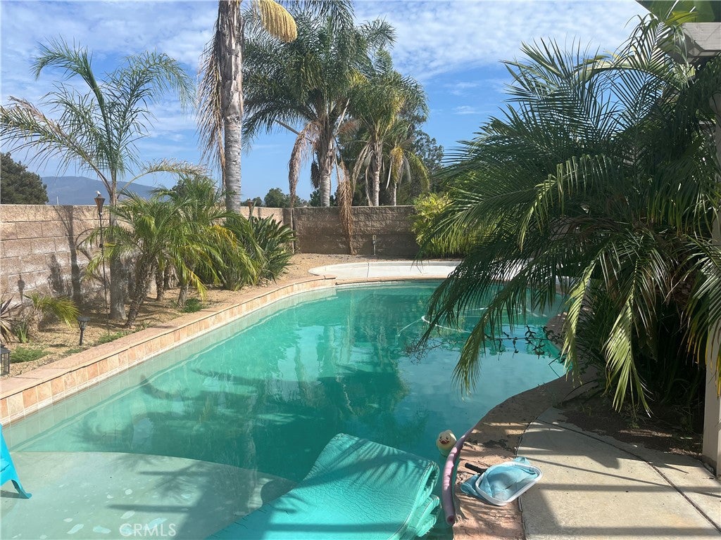 41646 Avenida De La Reina