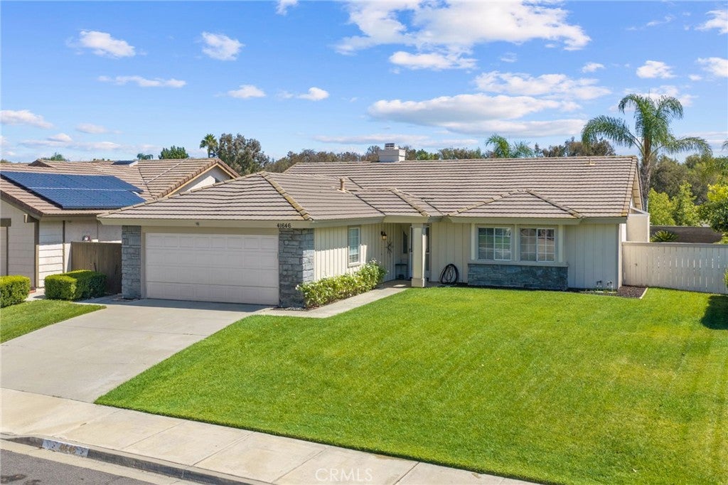 41646 Avenida De La Reina