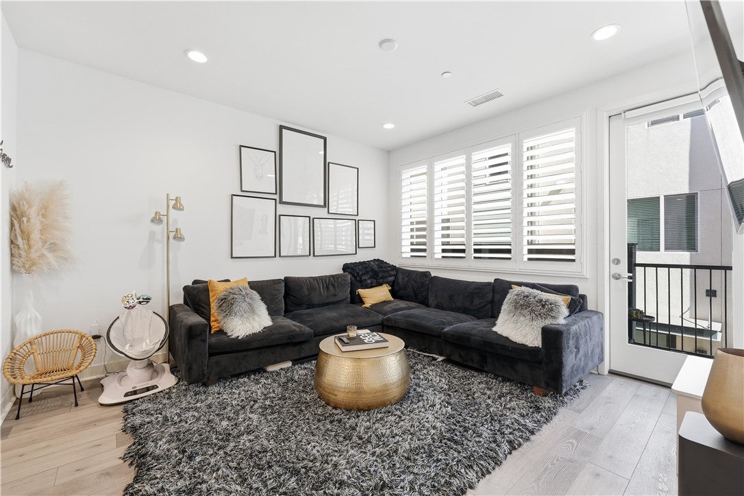 9942 Artesia Boulevard 708