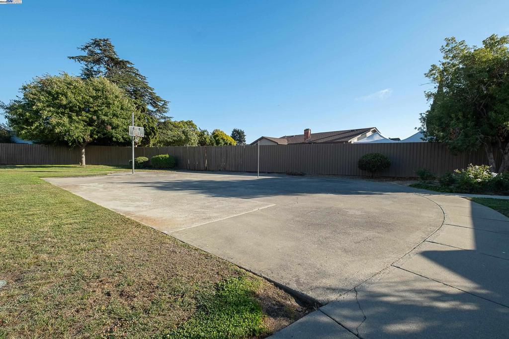 34579 Bluestone Cmn