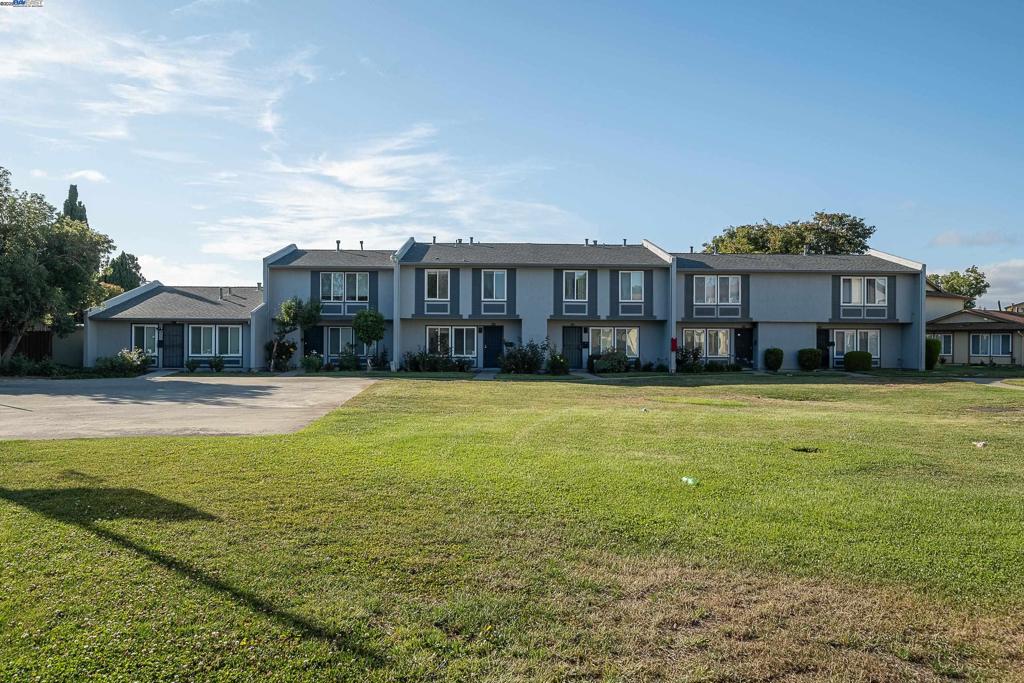 34579 Bluestone Cmn
