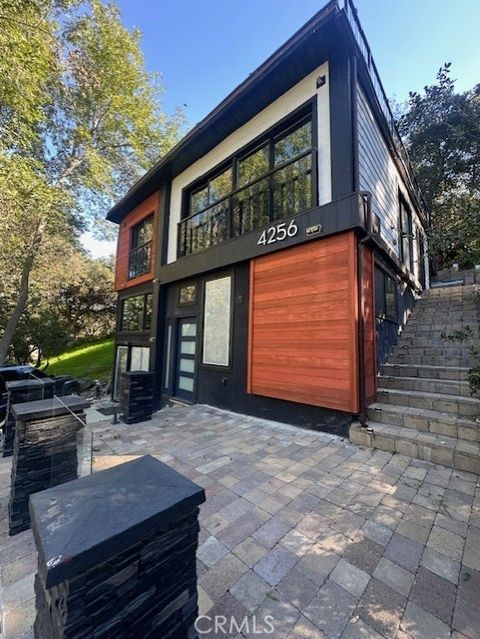 Photo of 4256 Rosario Road, Woodland Hills, CA 91364 (MLS # SR26075700)