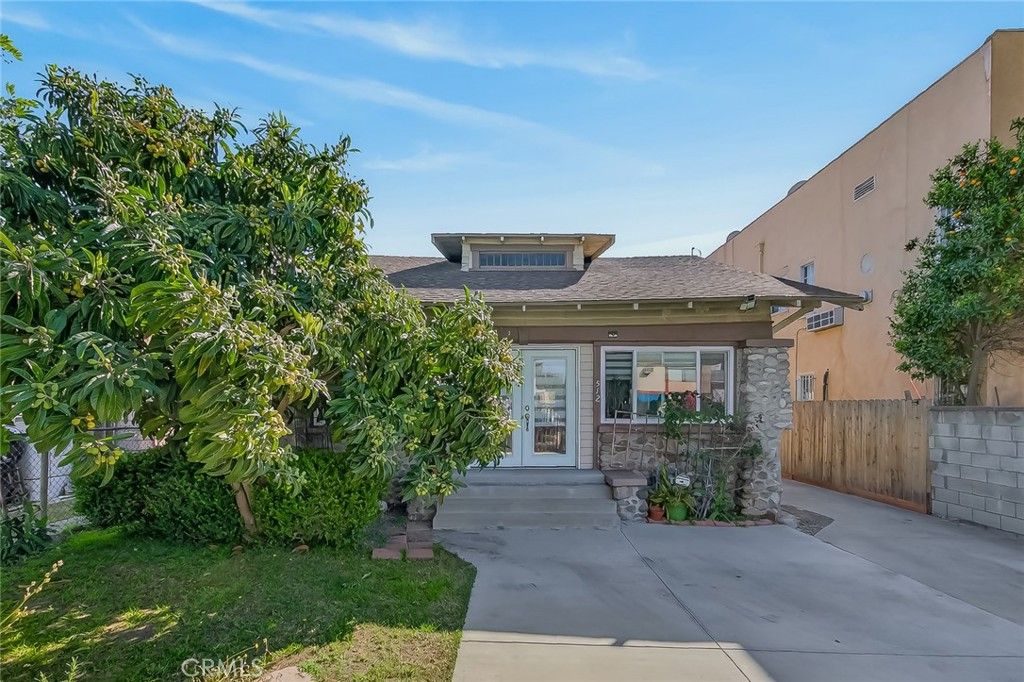 Photo of 512 N Serrano Ave, Los Angeles, CA 90004 (MLS # PW26052714)