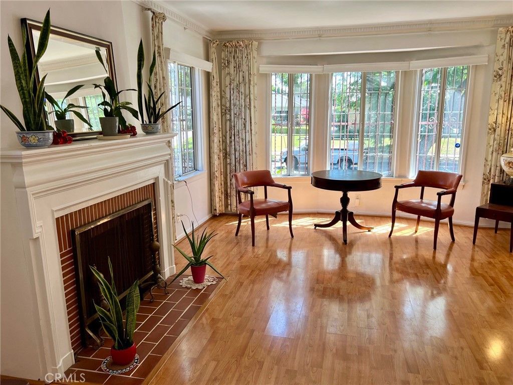 Photo of 1849 S Fairfax Avenue, Los Angeles, CA 90019 (MLS # WS25199870)