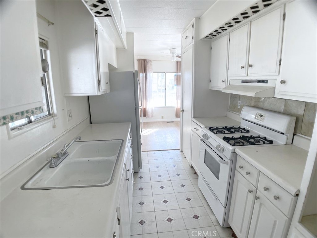 999 S Santa Fe Avenue 46