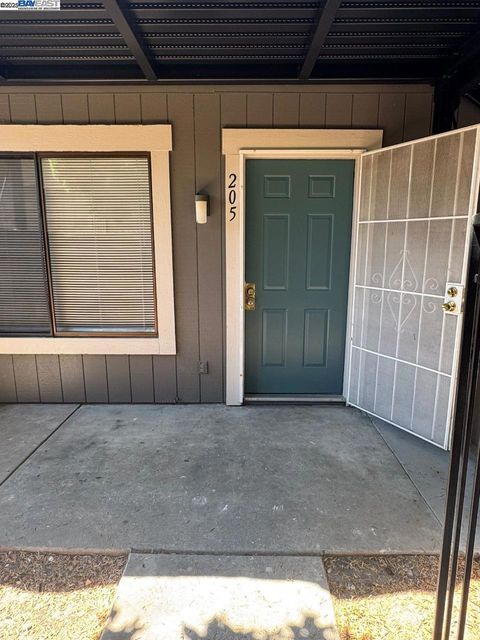 Photo of 205 Ladera Plz, Union City, CA 94587 (MLS # 41106682) Photo of 205 Ladera Plz, Union City, CA 94587 (MLS # 41106682)