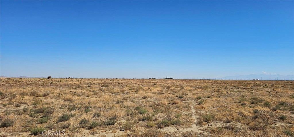 Rosamond parcel available. 2.5 acres near solar fields. Investment or country ranch home.