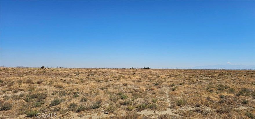 Rosamond parcel available. 2.5 acres near solar fields. Investment or country ranch home.