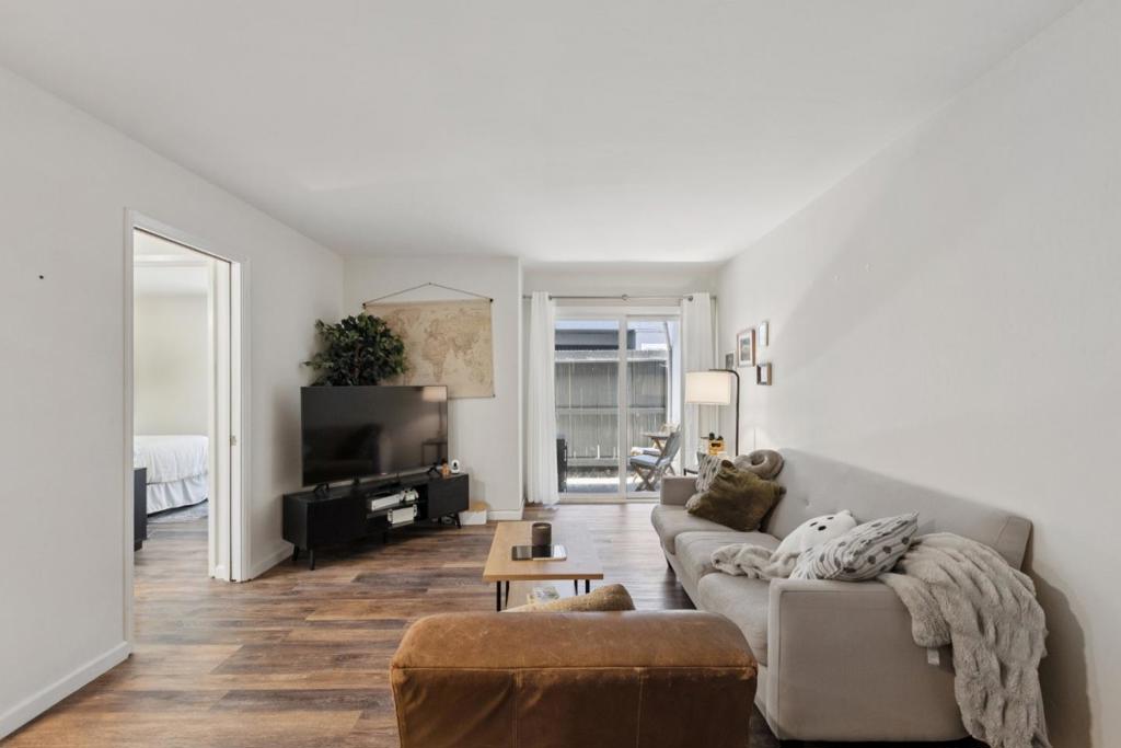 1411 Oxford Street
