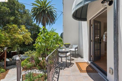 Tiny photo for 893 Glendome Circle CIR, Oakland, CA 94602 (MLS # 41137330)