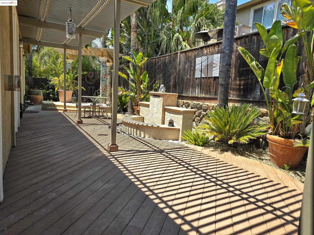 LAKESHORE - Residential