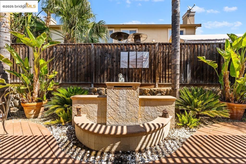 LAKESHORE - Residential